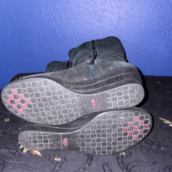UGG Women's Black Suede Boots - Picture 9 of 10